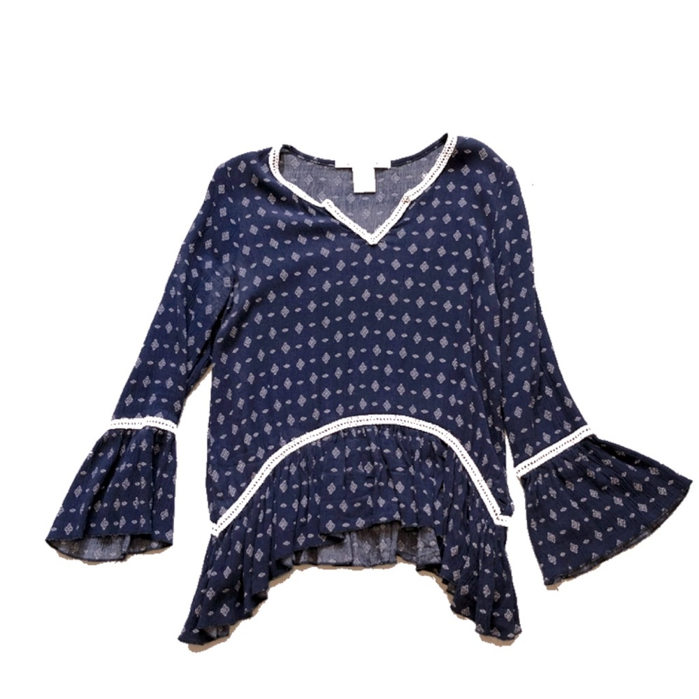 Great condition. Hardly worn. American Rag boho blouse.